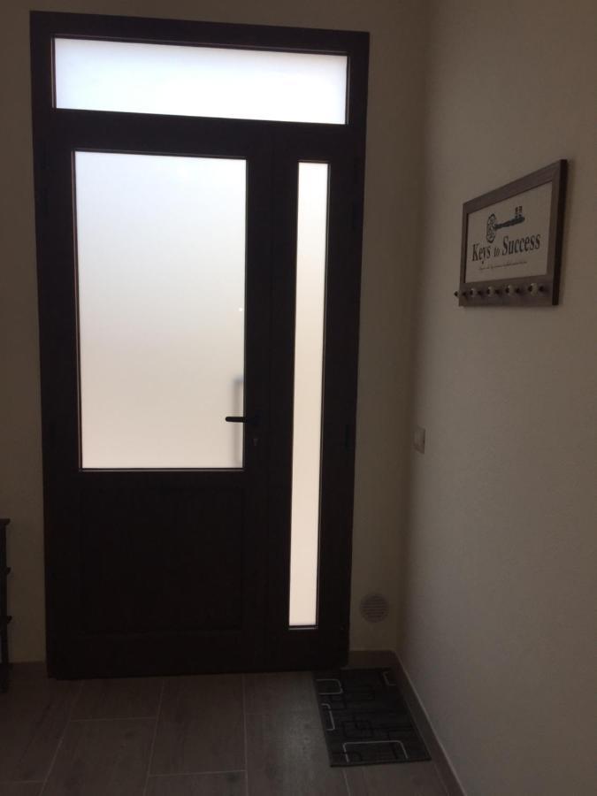 Domus Alice Apartment Monserrato Bagian luar foto