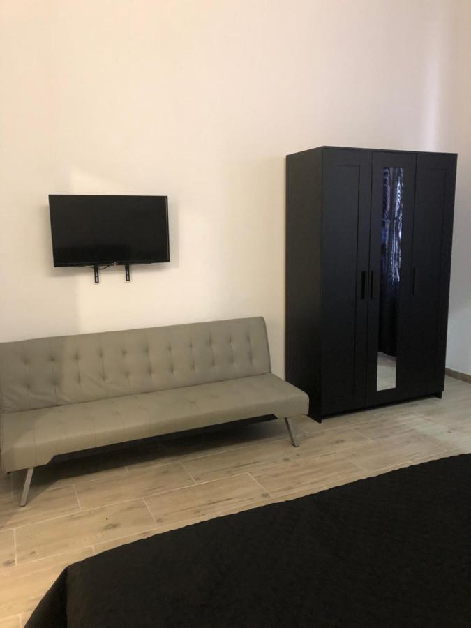 Domus Alice Apartment Monserrato Bagian luar foto