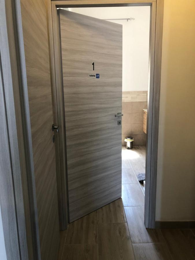 Domus Alice Apartment Monserrato Bagian luar foto